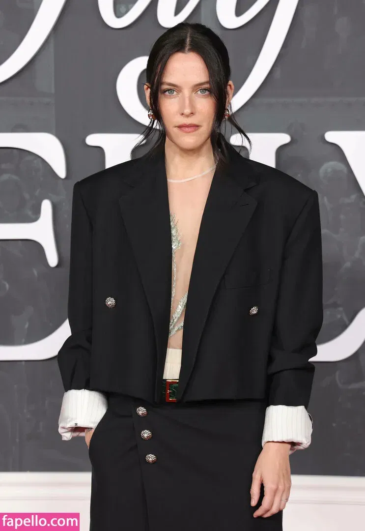 Riley Keough Onlyfans Photo Gallery 