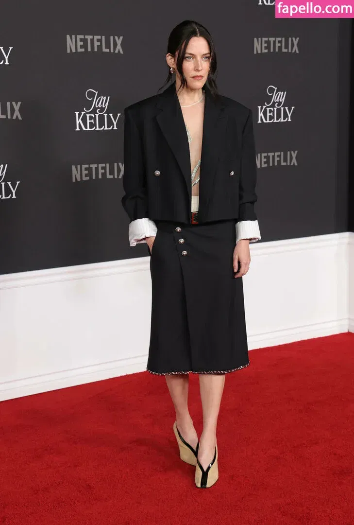 Riley Keough Onlyfans Photo Gallery 