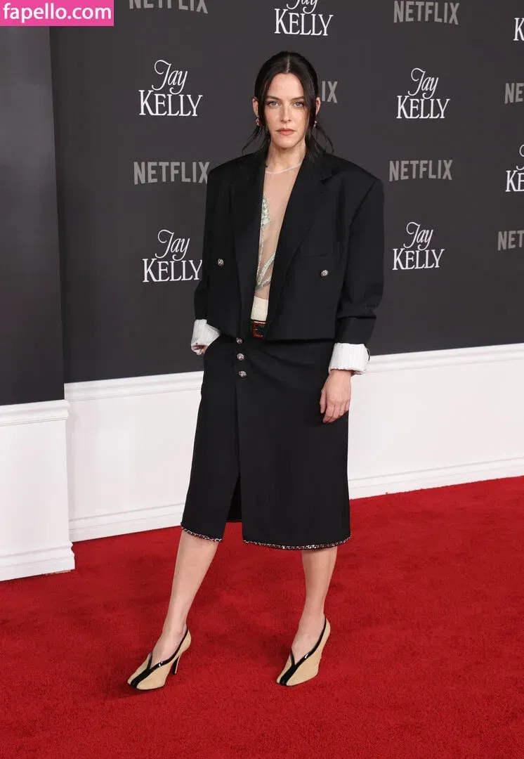 Riley Keough Onlyfans Photo Gallery 