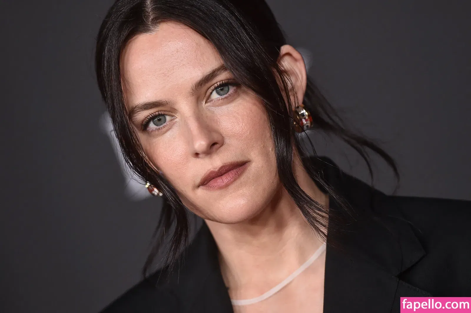 Riley Keough Onlyfans Photo Gallery 