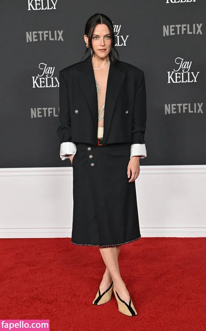 Riley Keough Onlyfans Photo Gallery 