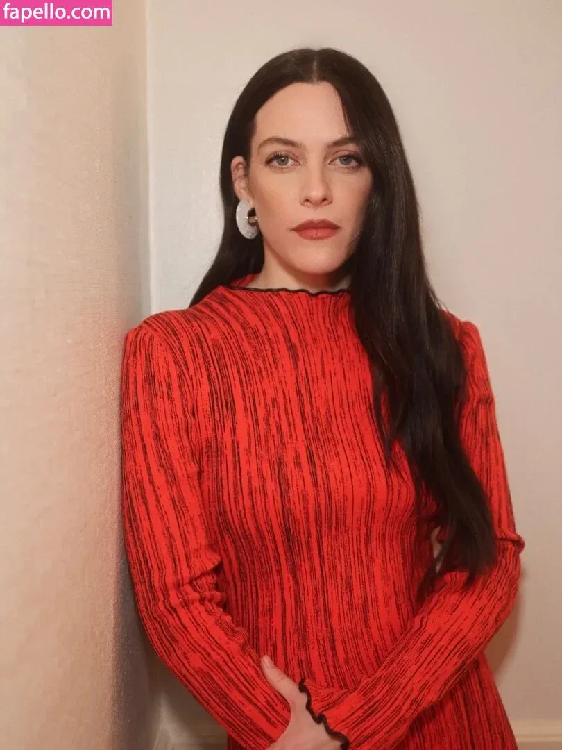 Riley Keough Onlyfans Photo Gallery 
