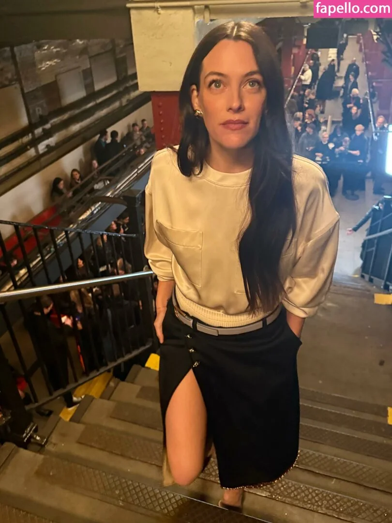 Riley Keough Onlyfans Photo Gallery 