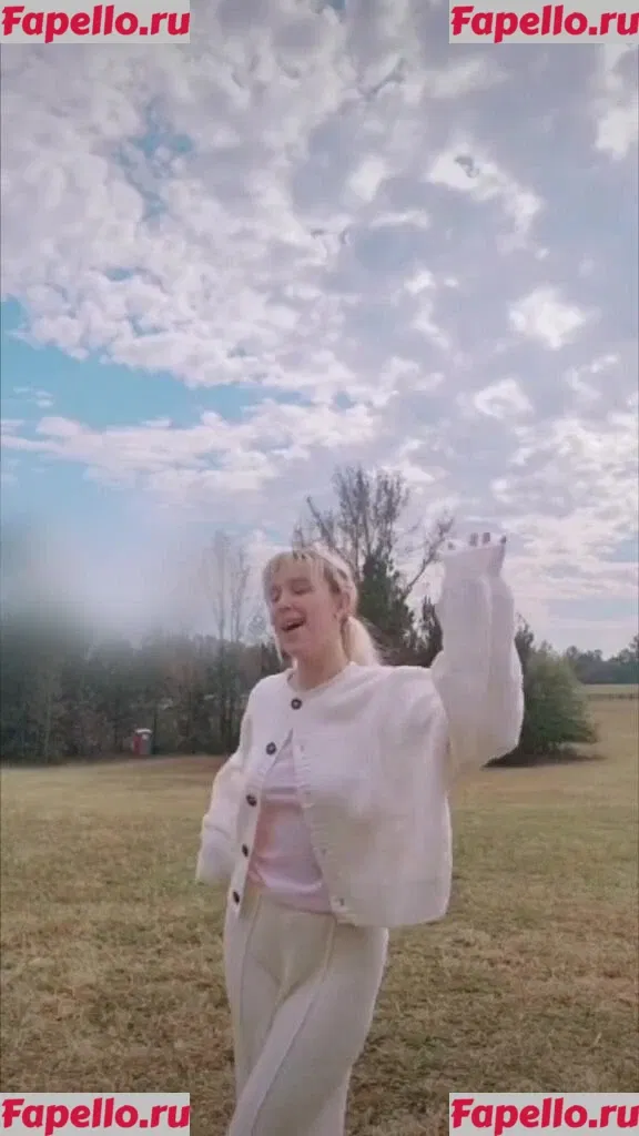 Millie Bobby Brown Onlyfans Photo Gallery 