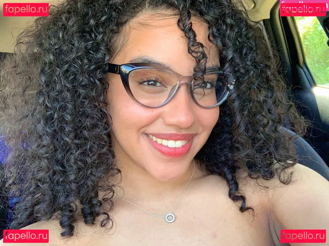 itsqueennovaa Onlyfans Photo Gallery 