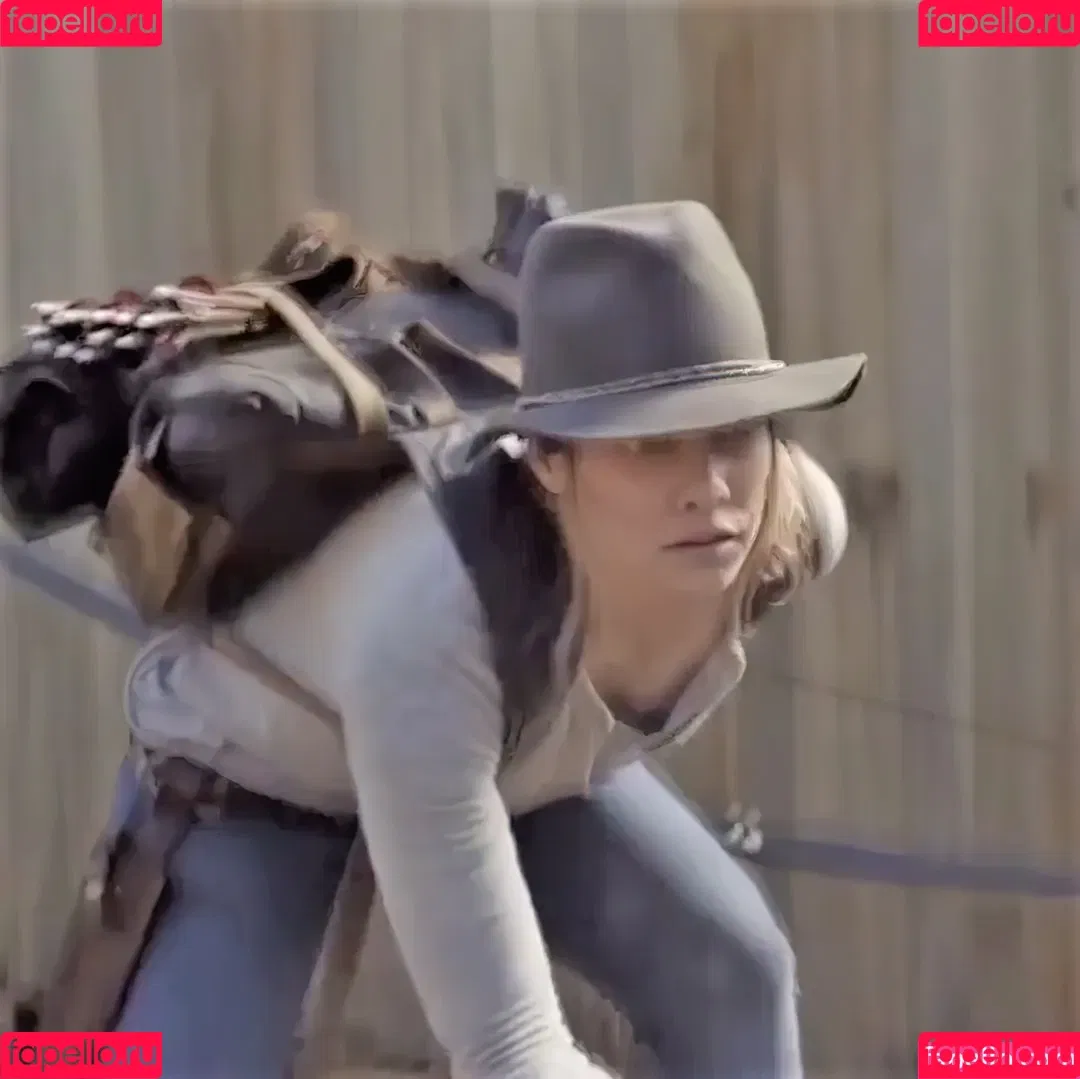 Lauren Cohan Onlyfans Photo Gallery 