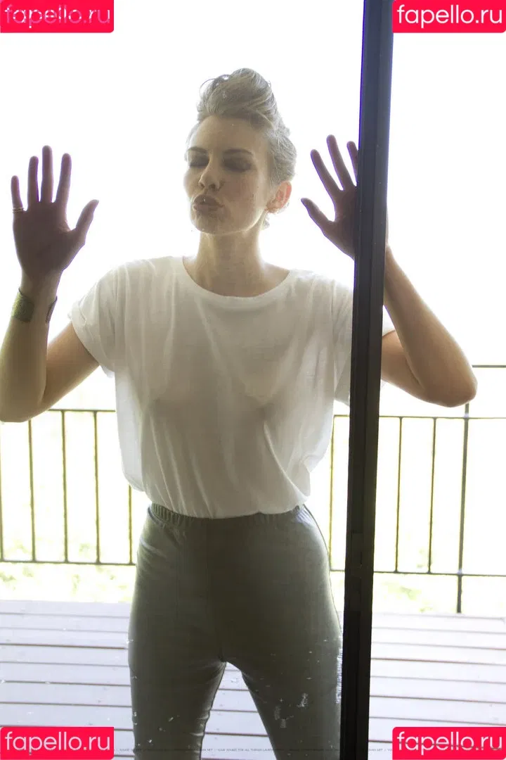 Lauren Cohan Onlyfans Photo Gallery 
