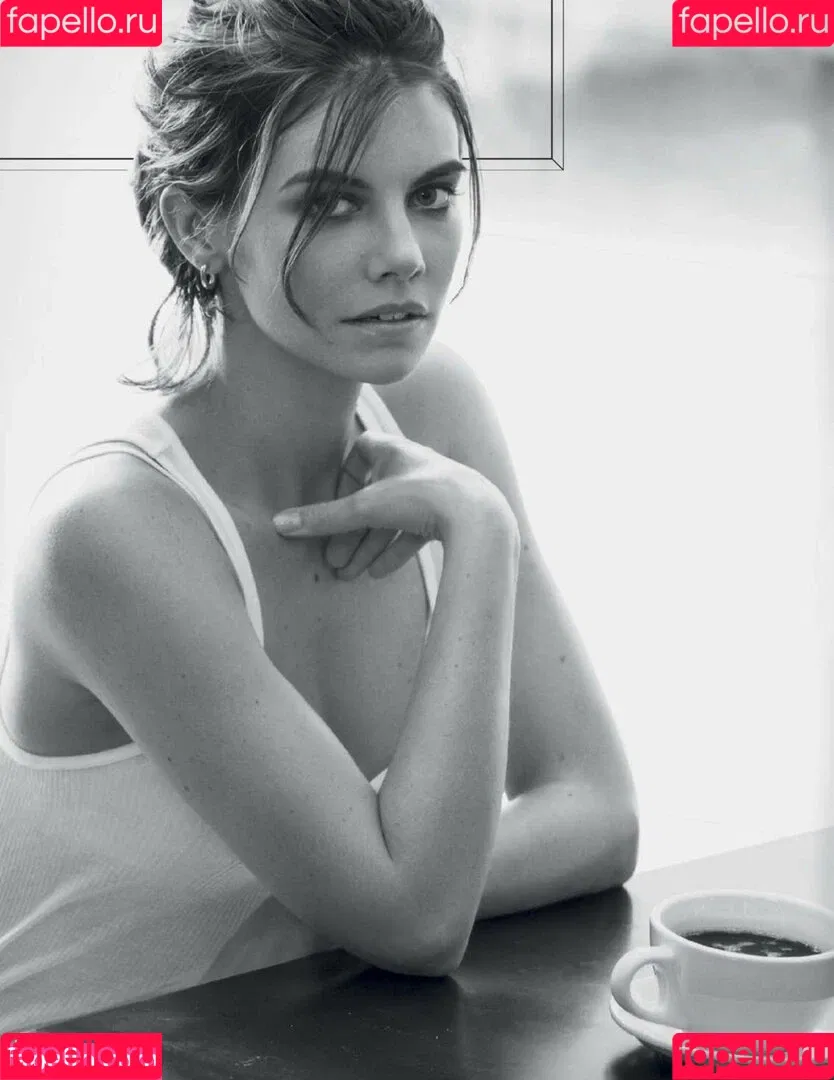 Lauren Cohan Onlyfans Photo Gallery 