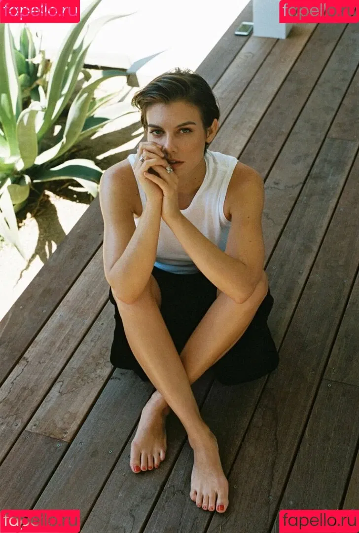 Lauren Cohan Onlyfans Photo Gallery 