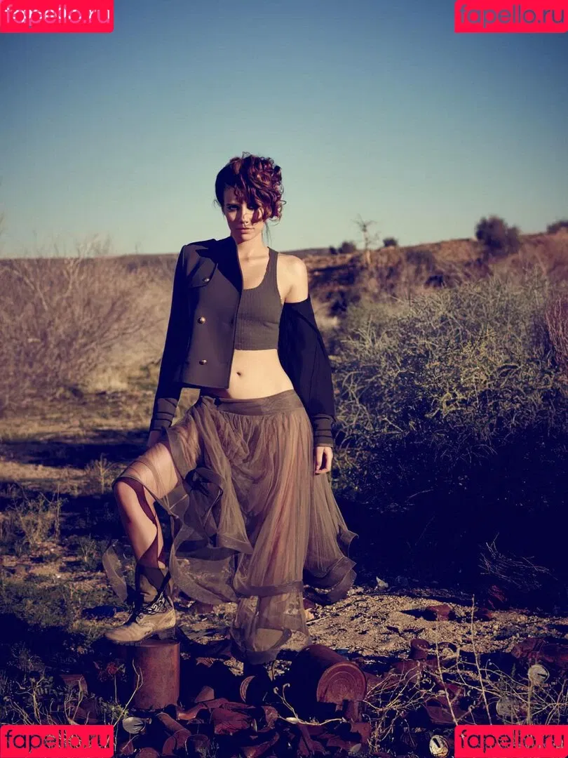 Lauren Cohan Onlyfans Photo Gallery 