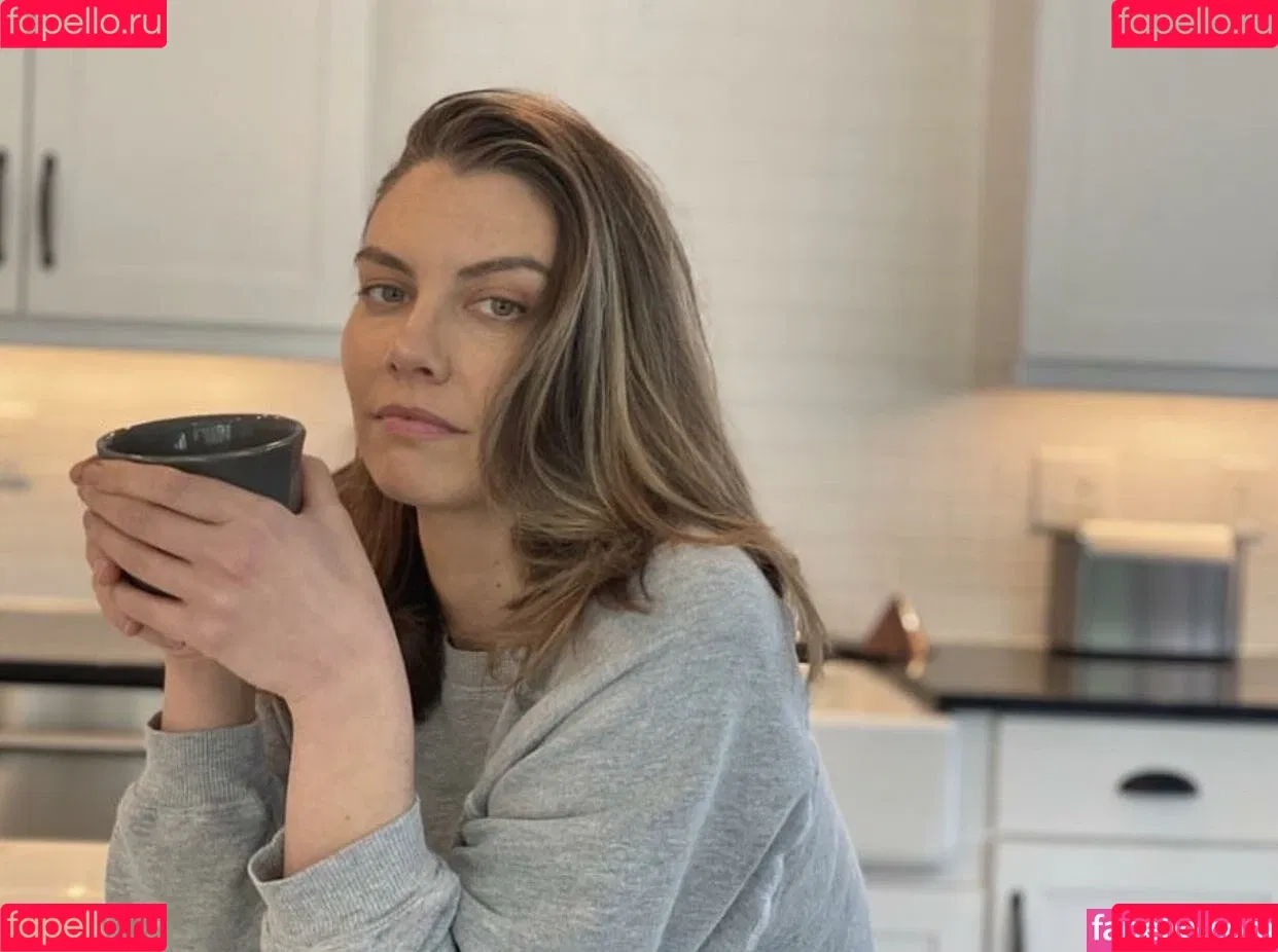 Lauren Cohan Onlyfans Photo Gallery 