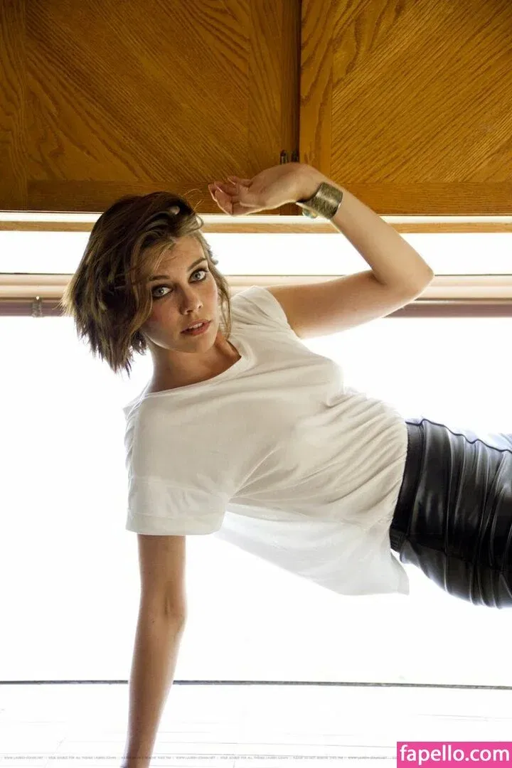 Lauren Cohan Onlyfans Photo Gallery 