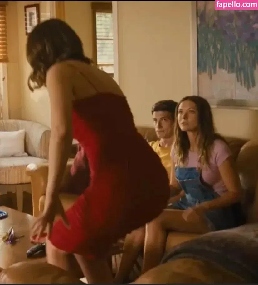 Lauren Cohan Onlyfans Photo Gallery 