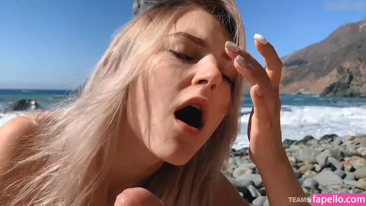 Eva Elfie Onlyfans Photo Gallery 