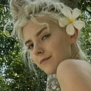 Eva Elfie Onlyfans Photo Gallery 