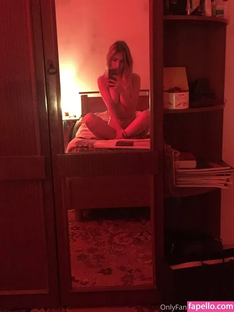 Eva Elfie Onlyfans Photo Gallery 