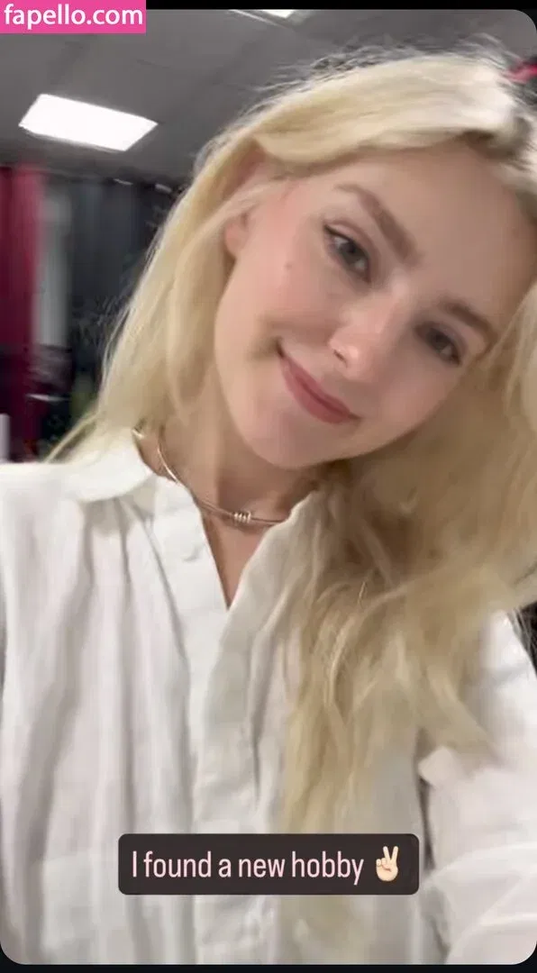 Eva Elfie Onlyfans Photo Gallery 