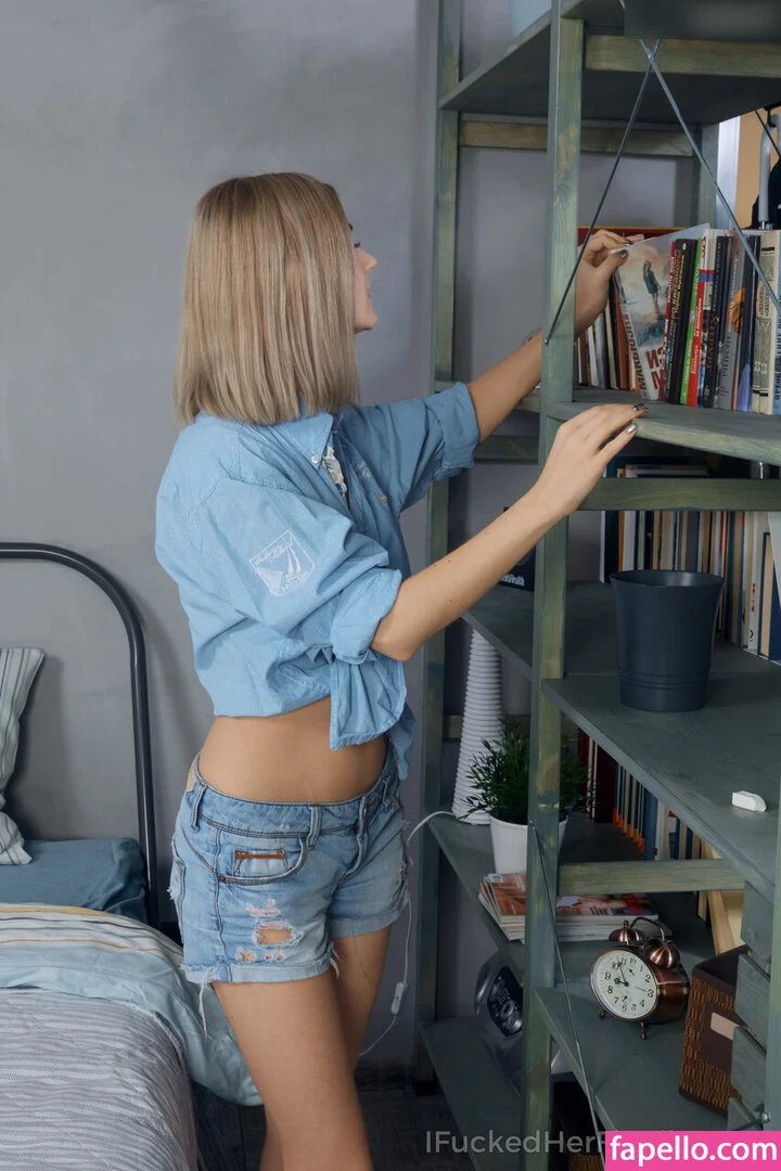 Eva Elfie Onlyfans Photo Gallery 