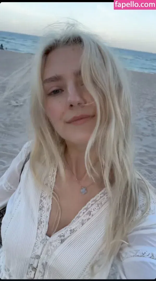 Eva Elfie Onlyfans Photo Gallery 