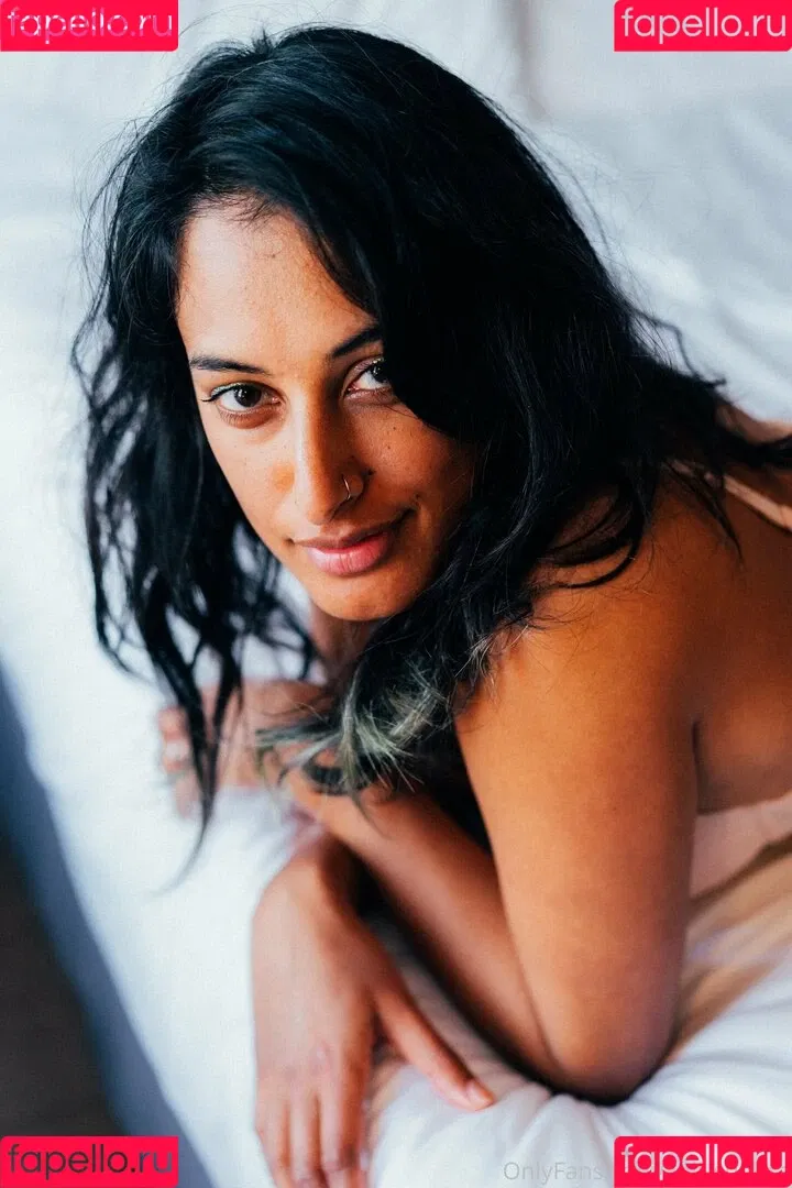 Kali Sudhra Onlyfans Photo Gallery 