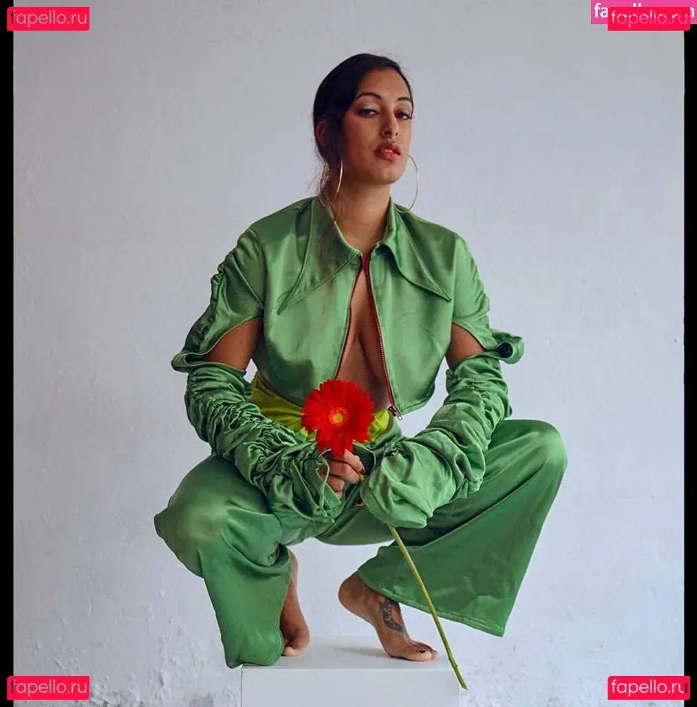 Kali Sudhra Onlyfans Photo Gallery 