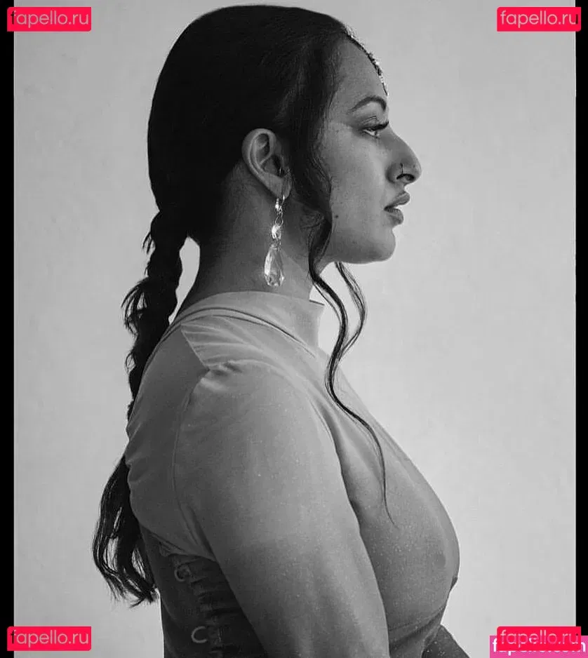 Kali Sudhra Onlyfans Photo Gallery 