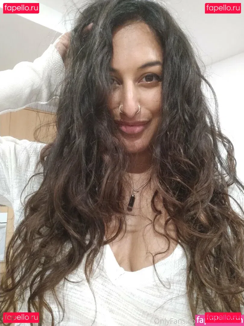 Kali Sudhra Onlyfans Photo Gallery 