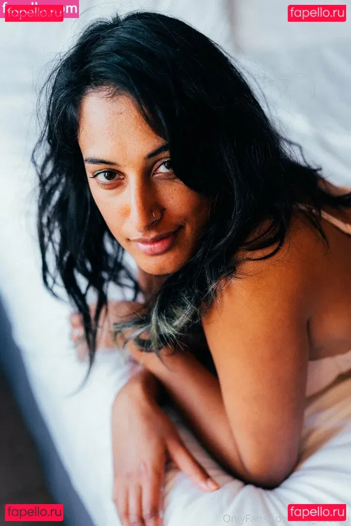 Kali Sudhra Onlyfans Photo Gallery 