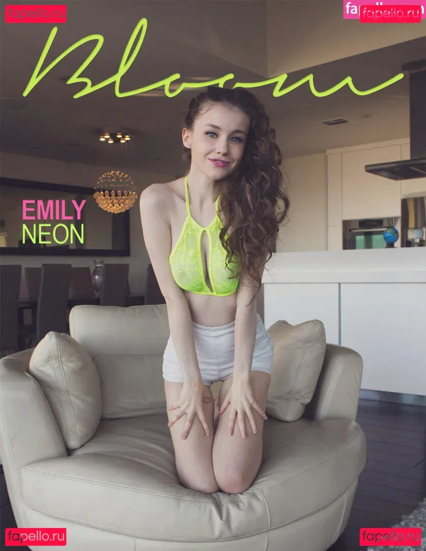 TheEmilyBloom Onlyfans Photo Gallery 