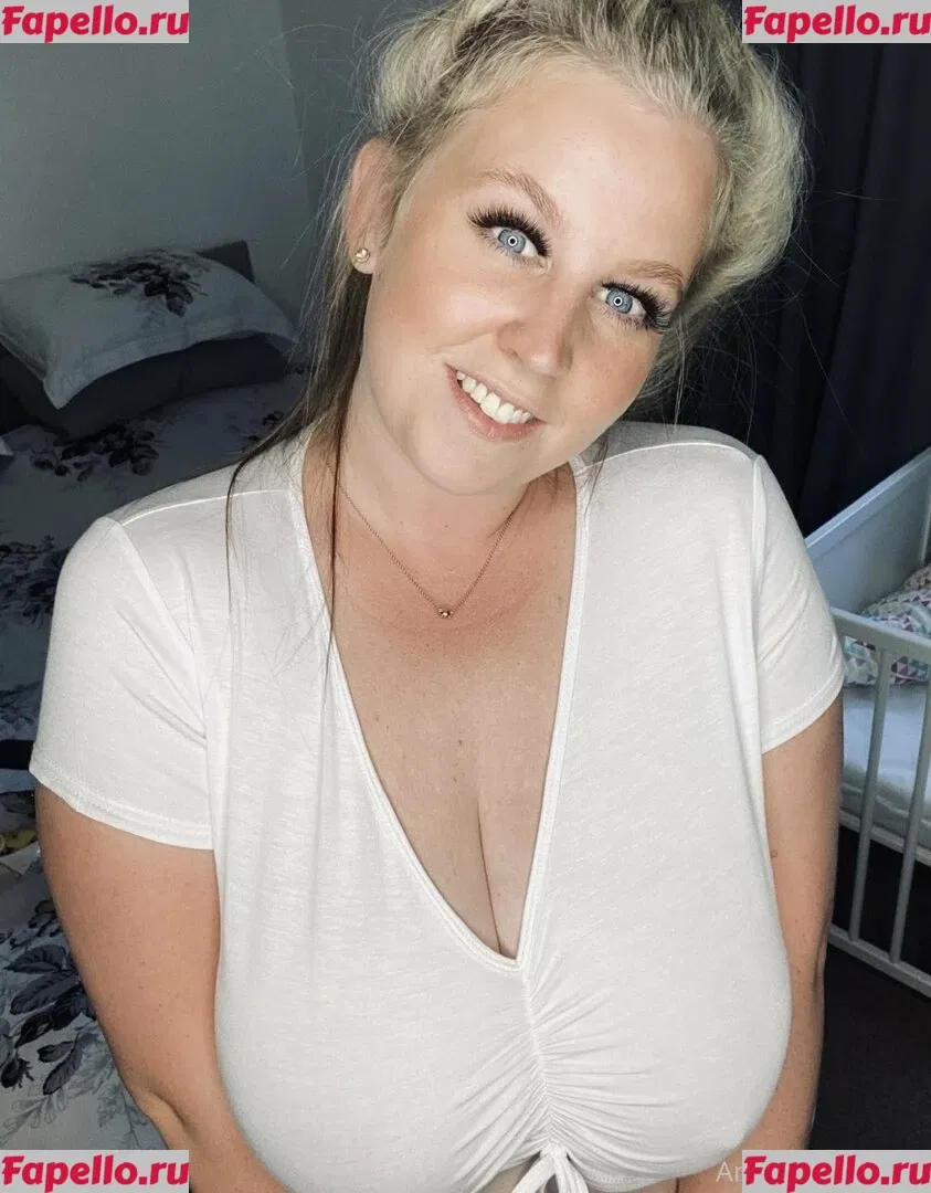 amy-yasmine Onlyfans Photo Gallery 