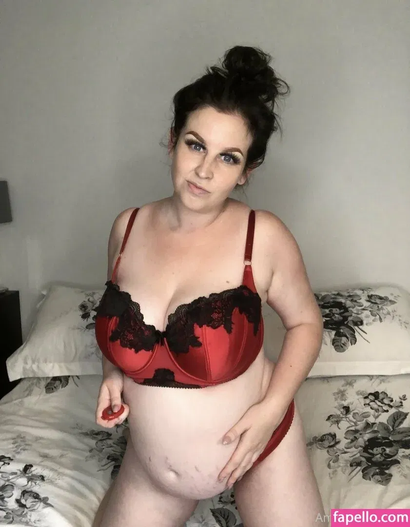 amy-yasmine Onlyfans Photo Gallery 