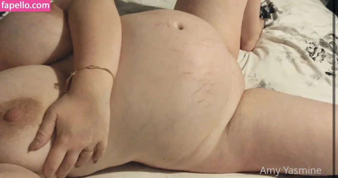 amy-yasmine Onlyfans Photo Gallery 