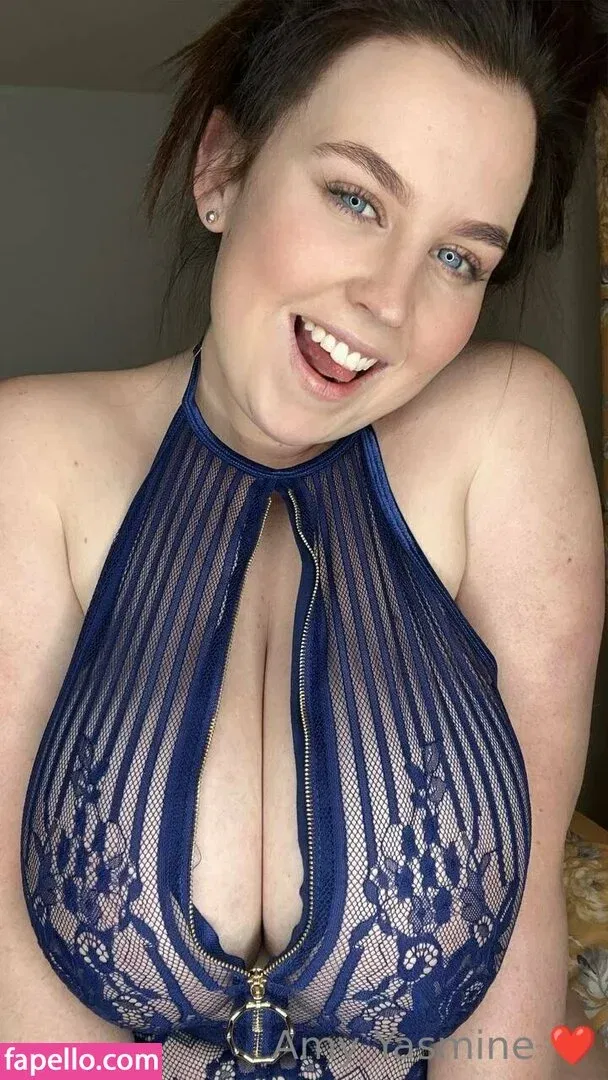 amy-yasmine Onlyfans Photo Gallery 