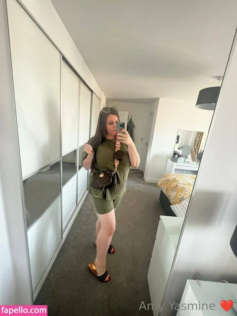 amy-yasmine Onlyfans Photo Gallery 