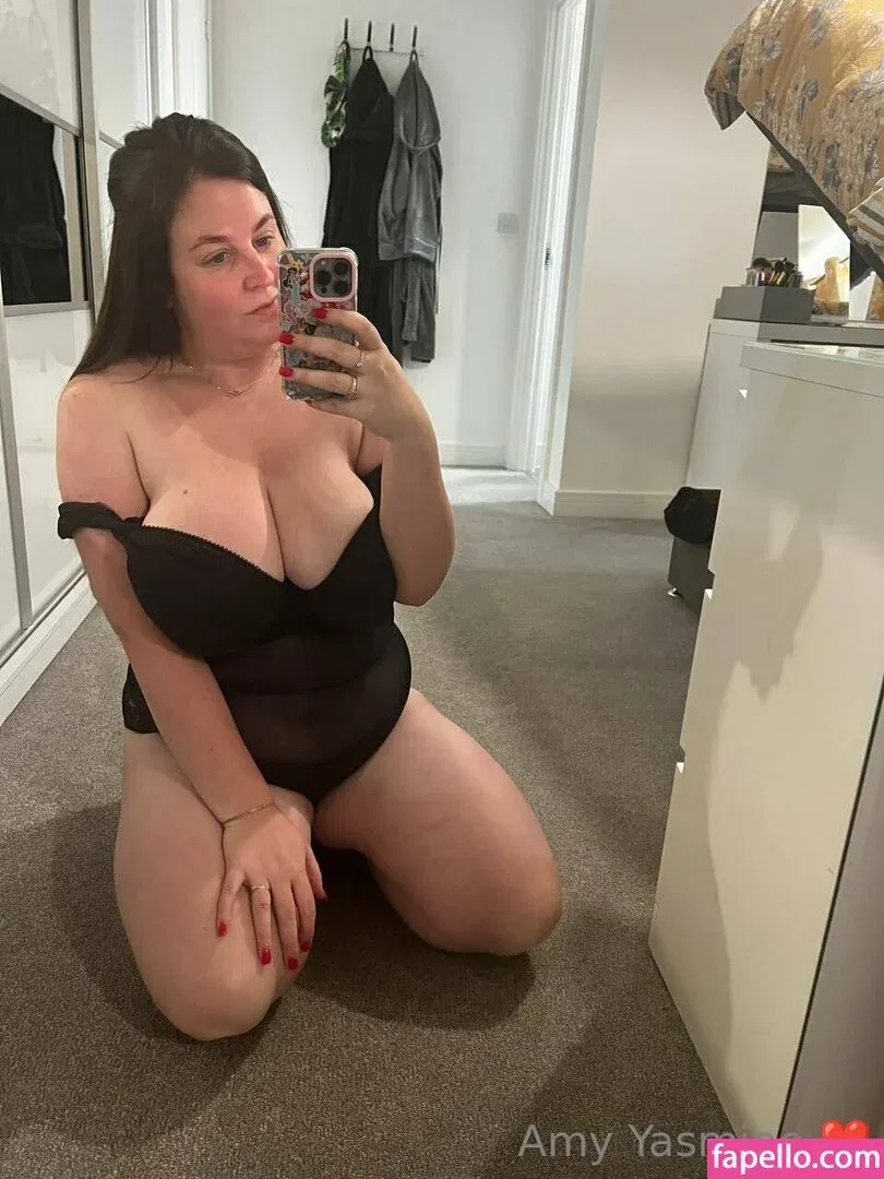 amy-yasmine Onlyfans Photo Gallery 