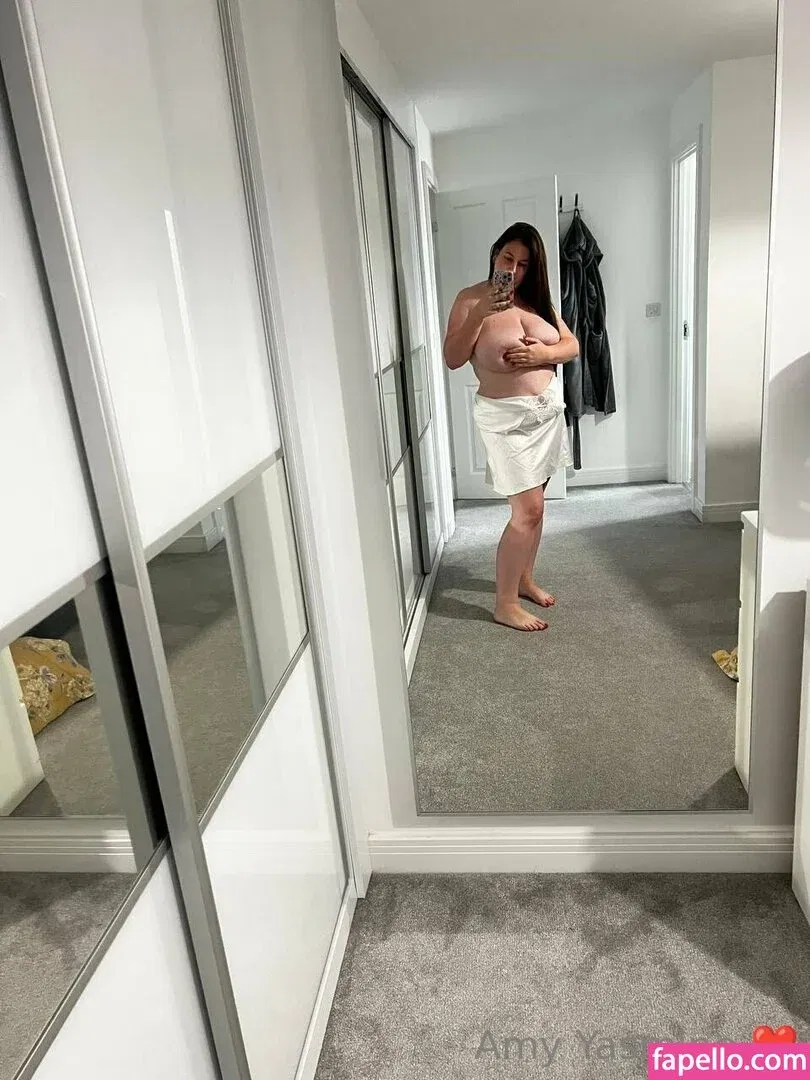 amy-yasmine Onlyfans Photo Gallery 