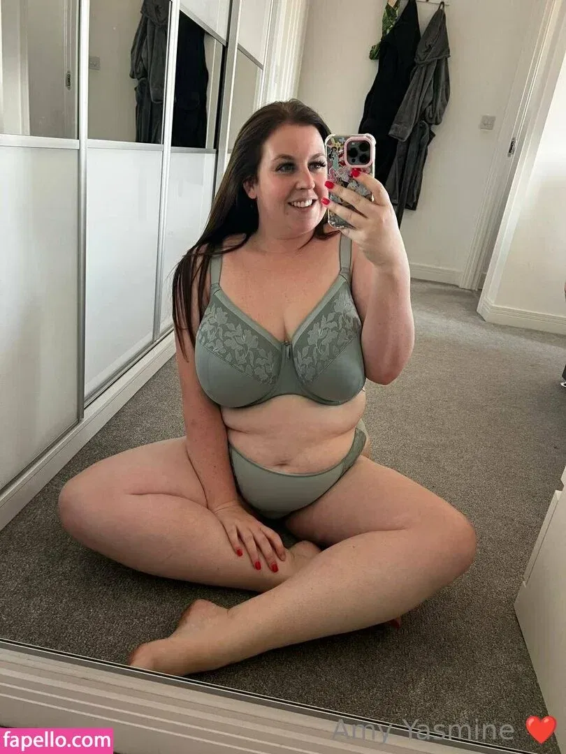 amy-yasmine Onlyfans Photo Gallery 