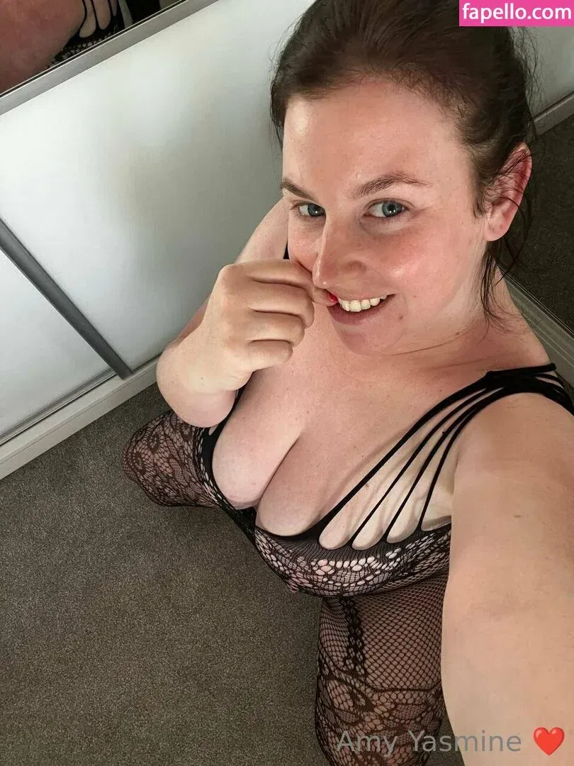 amy-yasmine Onlyfans Photo Gallery 