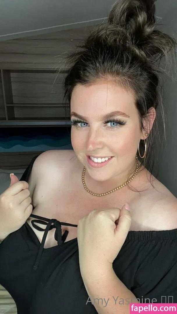 amy-yasmine Onlyfans Photo Gallery 