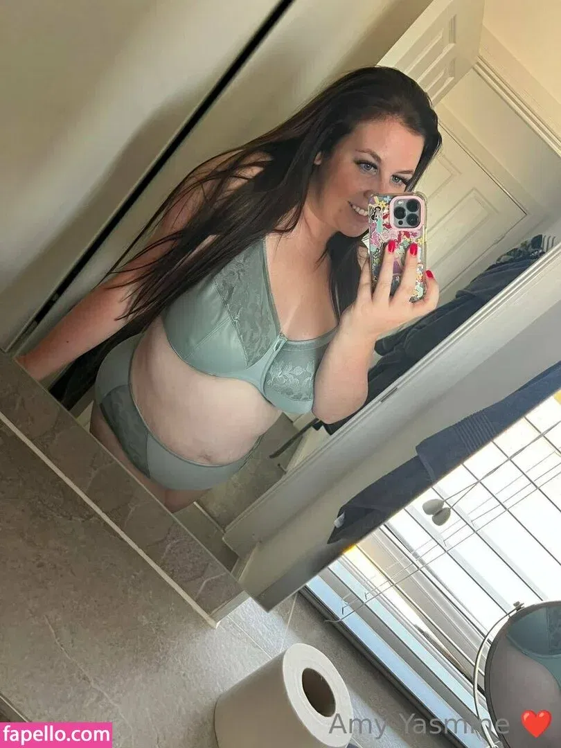 amy-yasmine Onlyfans Photo Gallery 