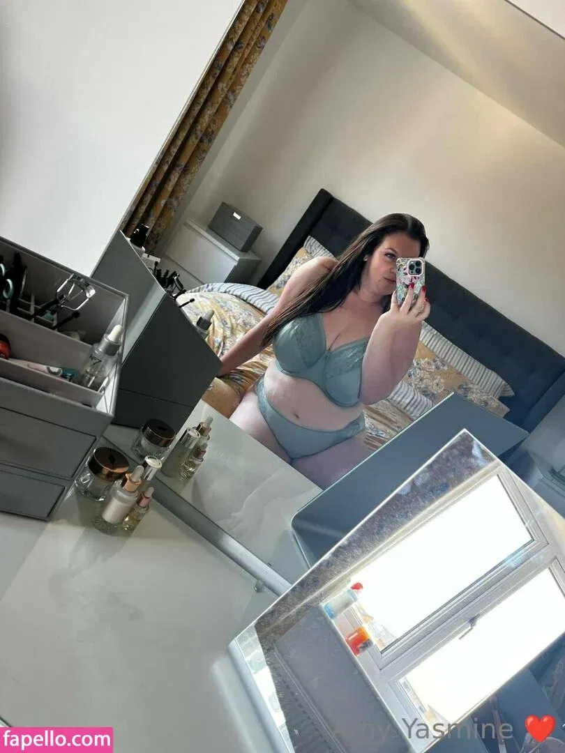 amy-yasmine Onlyfans Photo Gallery 