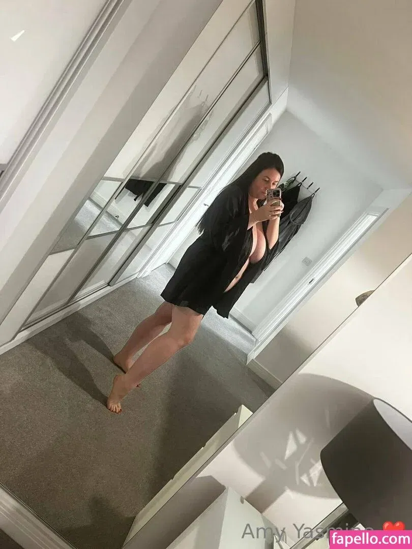 amy-yasmine Onlyfans Photo Gallery 