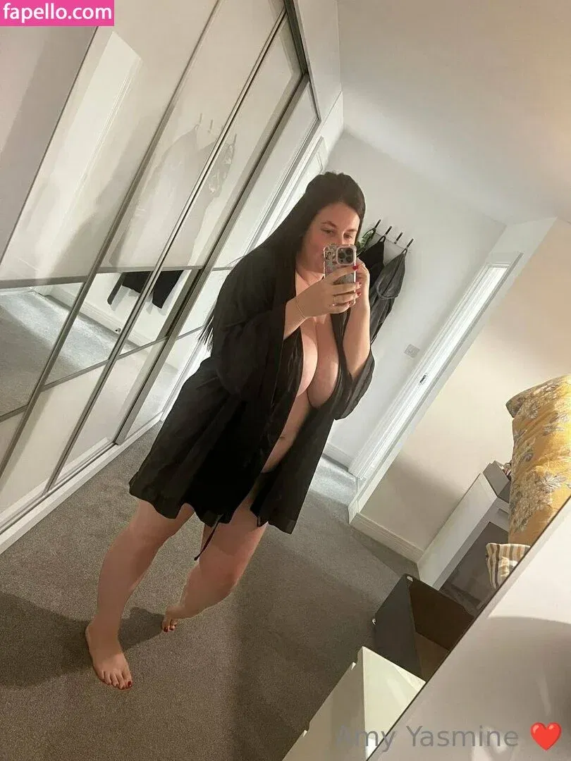 amy-yasmine Onlyfans Photo Gallery 