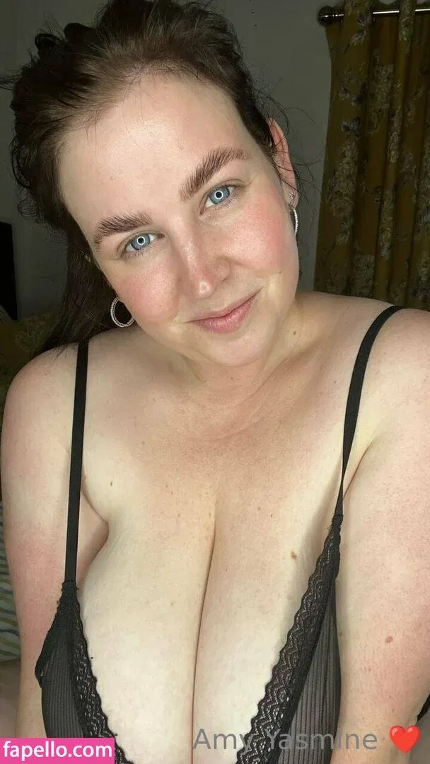 amy-yasmine Onlyfans Photo Gallery 