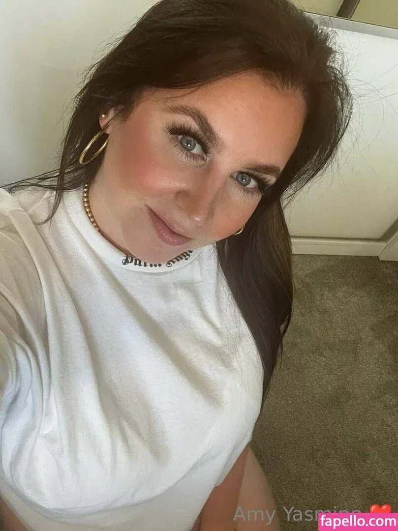 amy-yasmine Onlyfans Photo Gallery 