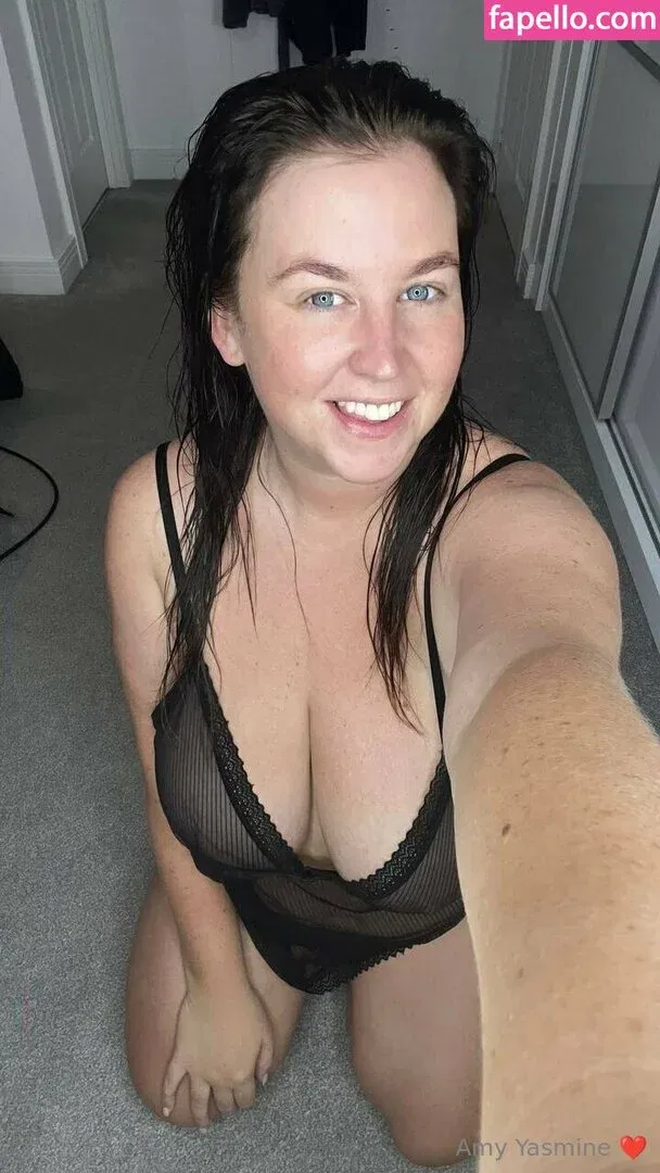 amy-yasmine Onlyfans Photo Gallery 