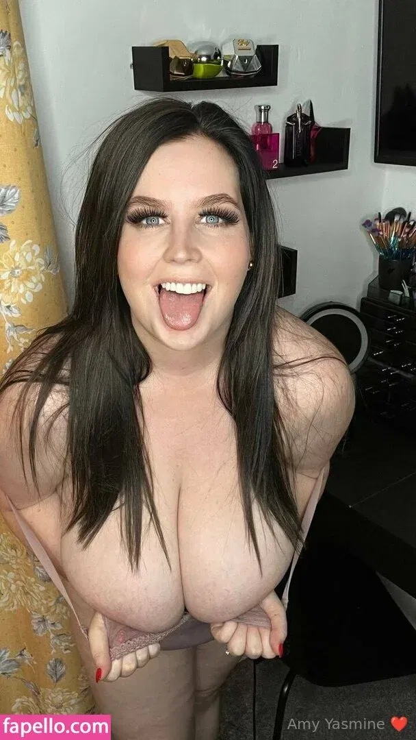 amy-yasmine Onlyfans Photo Gallery 