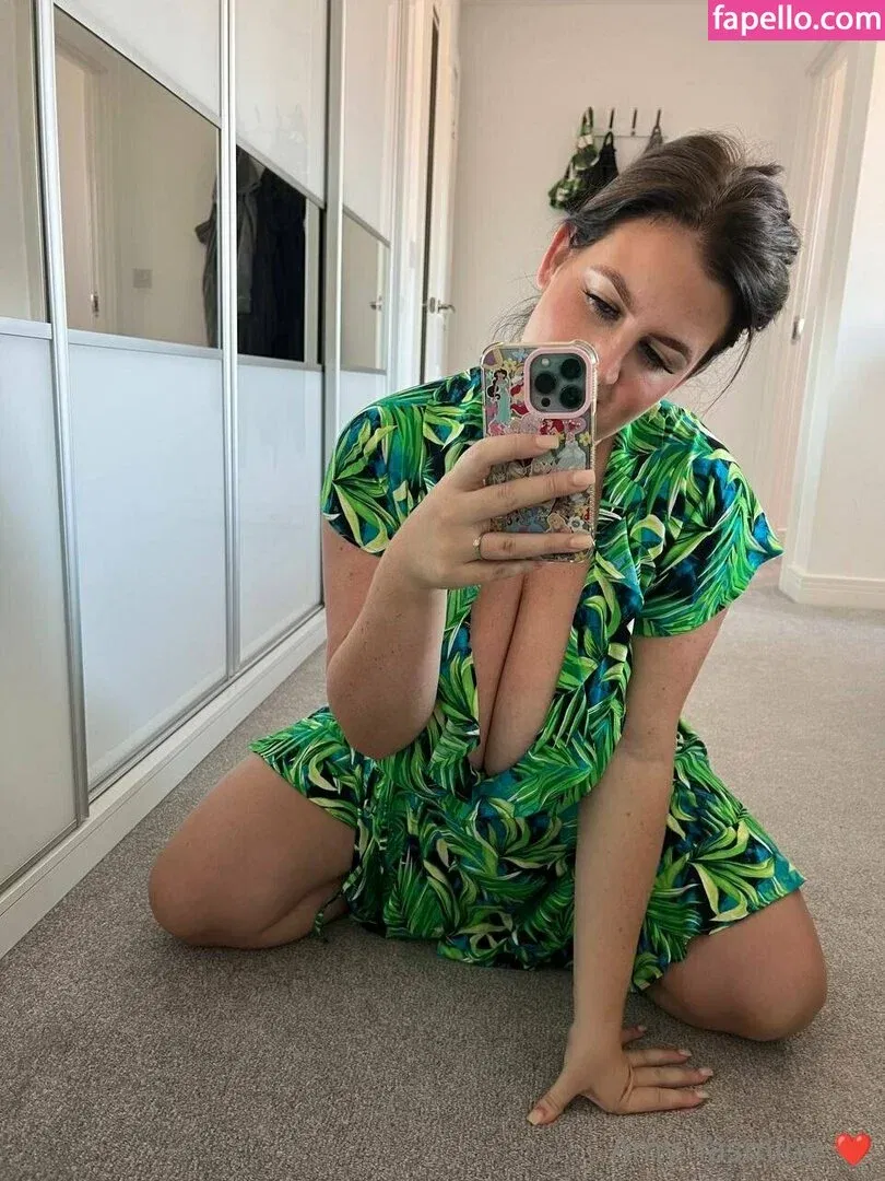 amy-yasmine Onlyfans Photo Gallery 