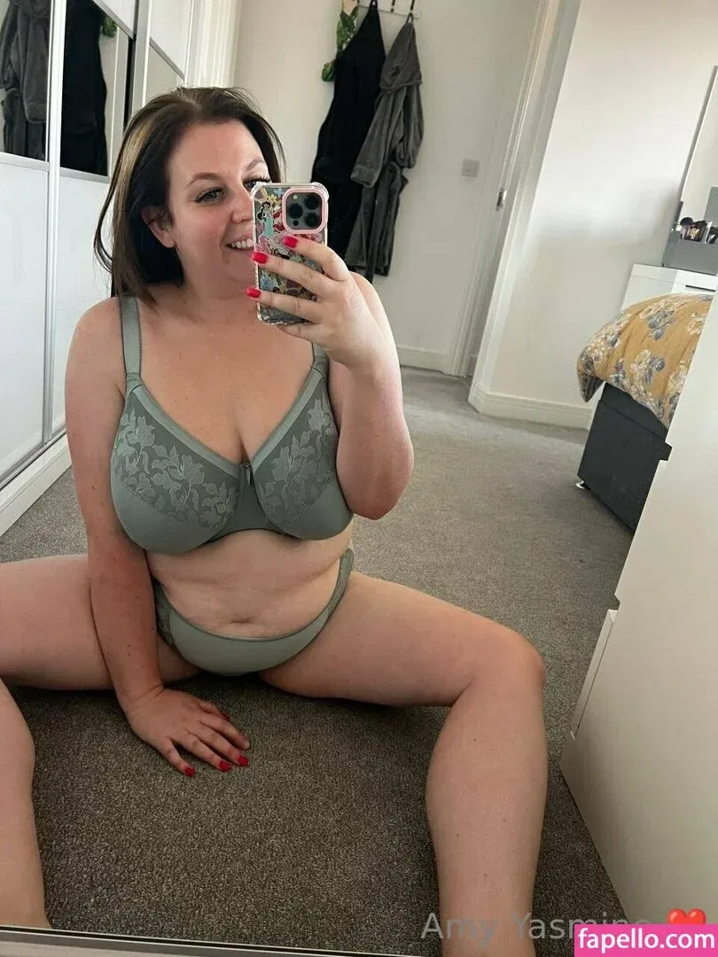 amy-yasmine Onlyfans Photo Gallery 