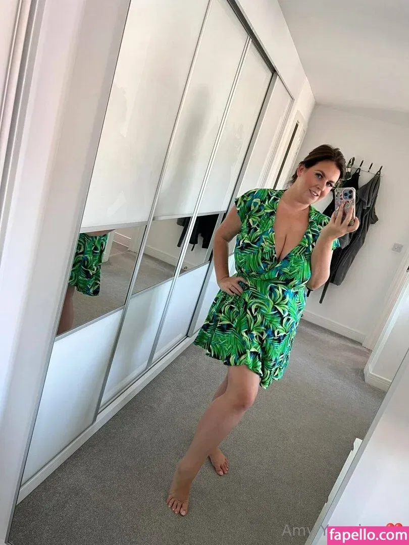 amy-yasmine Onlyfans Photo Gallery 